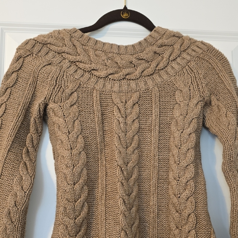 Old Navy V-Neck Cable Knit Sweater - Light Brown/Tan. Size XS - Picture 10 of 14
